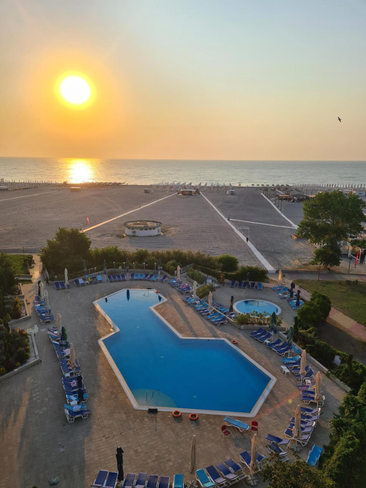 Hotel Comandor Мамая Екстер'єр фото