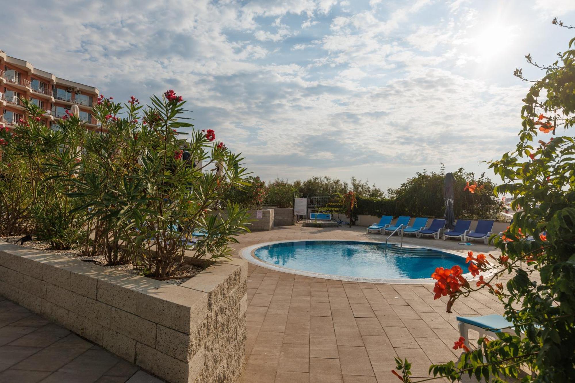 Hotel Comandor Мамая Екстер'єр фото