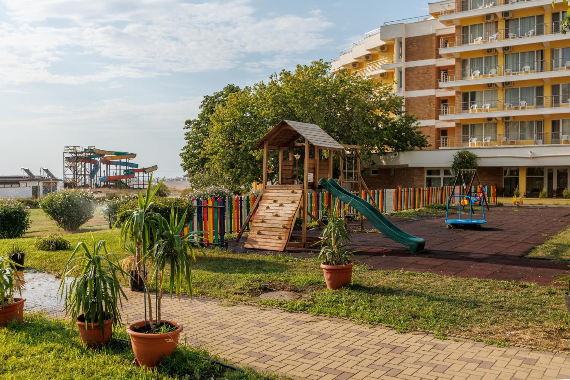 Hotel Comandor Мамая Екстер'єр фото