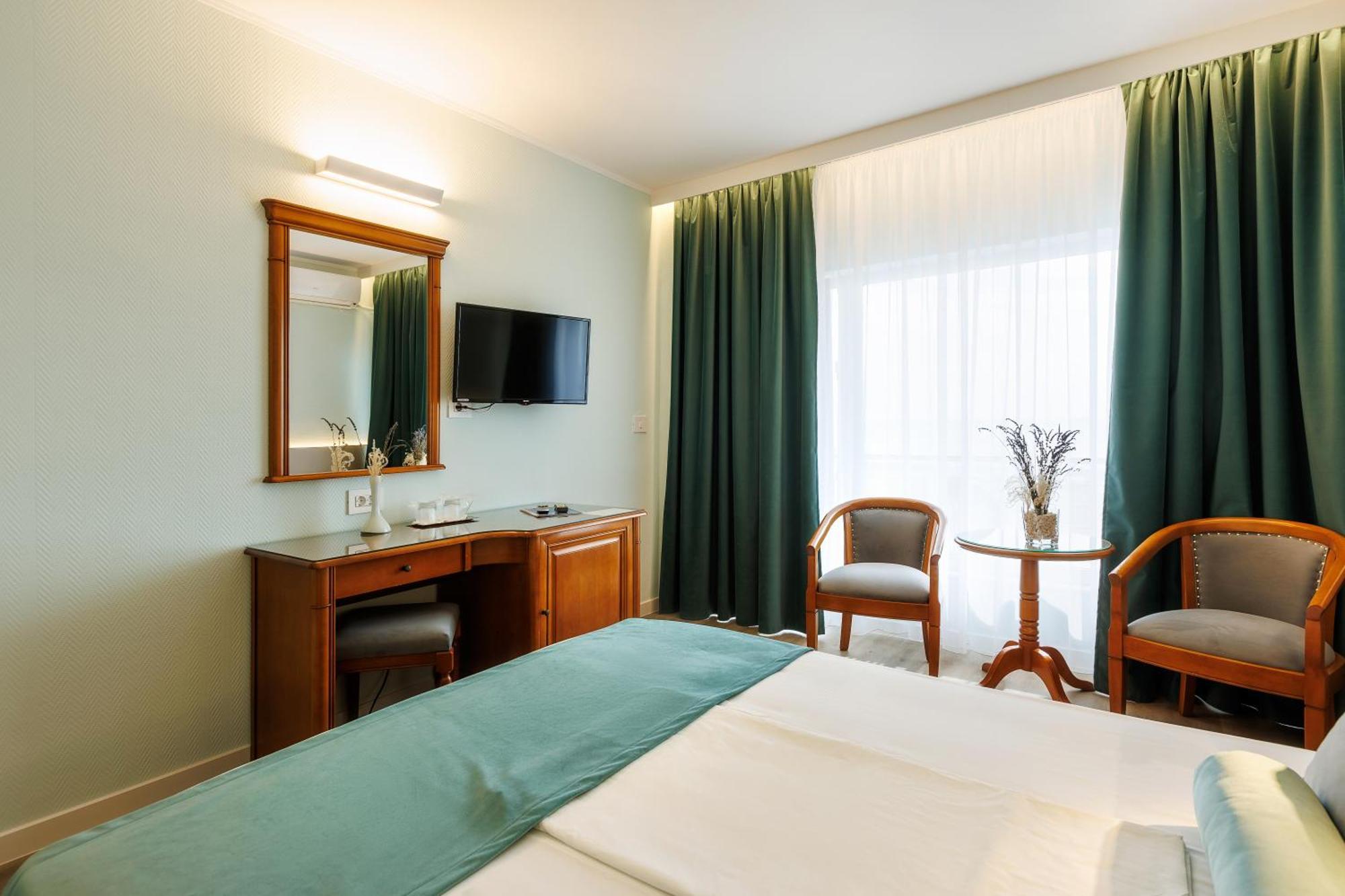 Hotel Comandor Мамая Екстер'єр фото