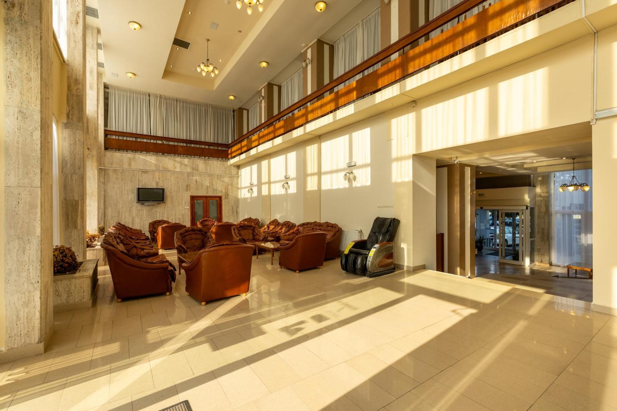 Hotel Comandor Мамая Екстер'єр фото